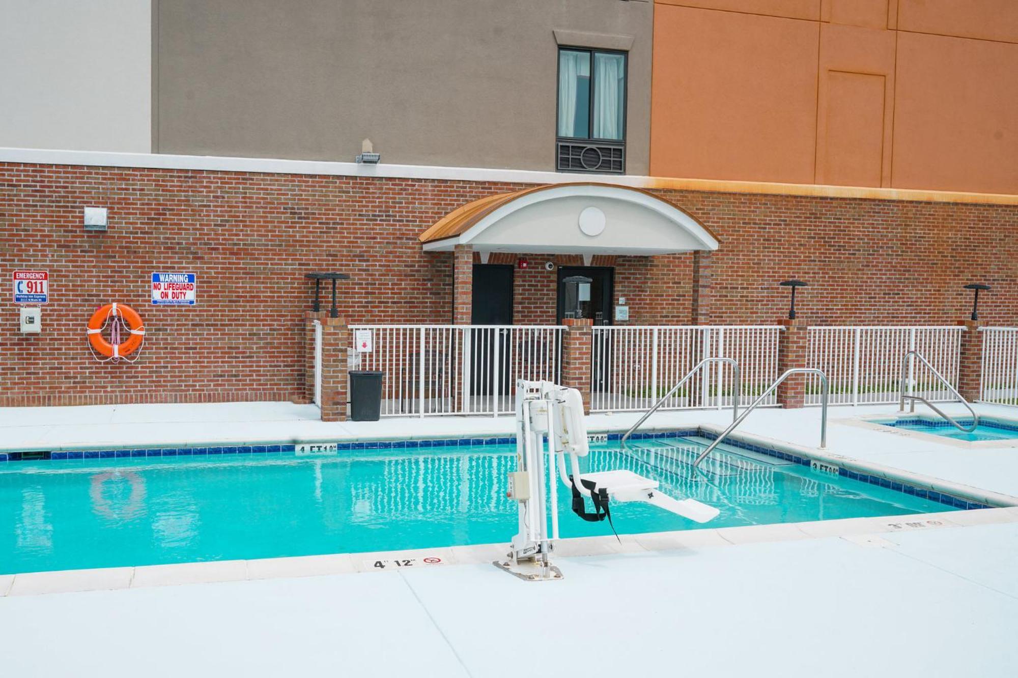 Holiday Inn Express Hotel & Suites Hope Mills-Fayetteville Airport By Ihg Luaran gambar